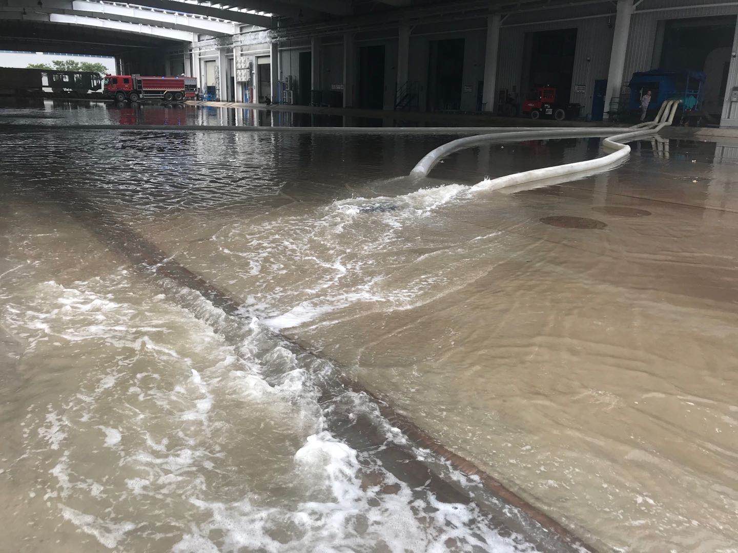 大流量轉子泵移動泵車助力龐巴迪廠區(qū)排水